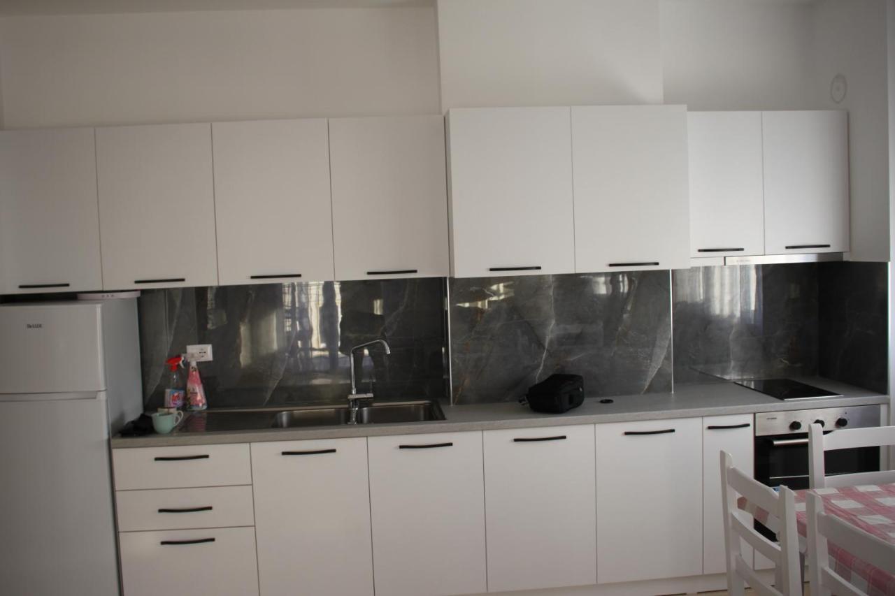 Everest Apartments Shëngjin Extérieur photo